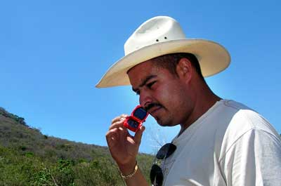 Ezequiel Garcia shows how to find a cave by phone