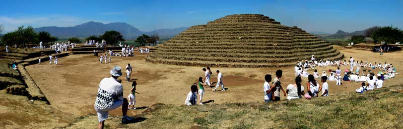 Visitors to Teuchitlan at Equinox - Photo by J. Pint